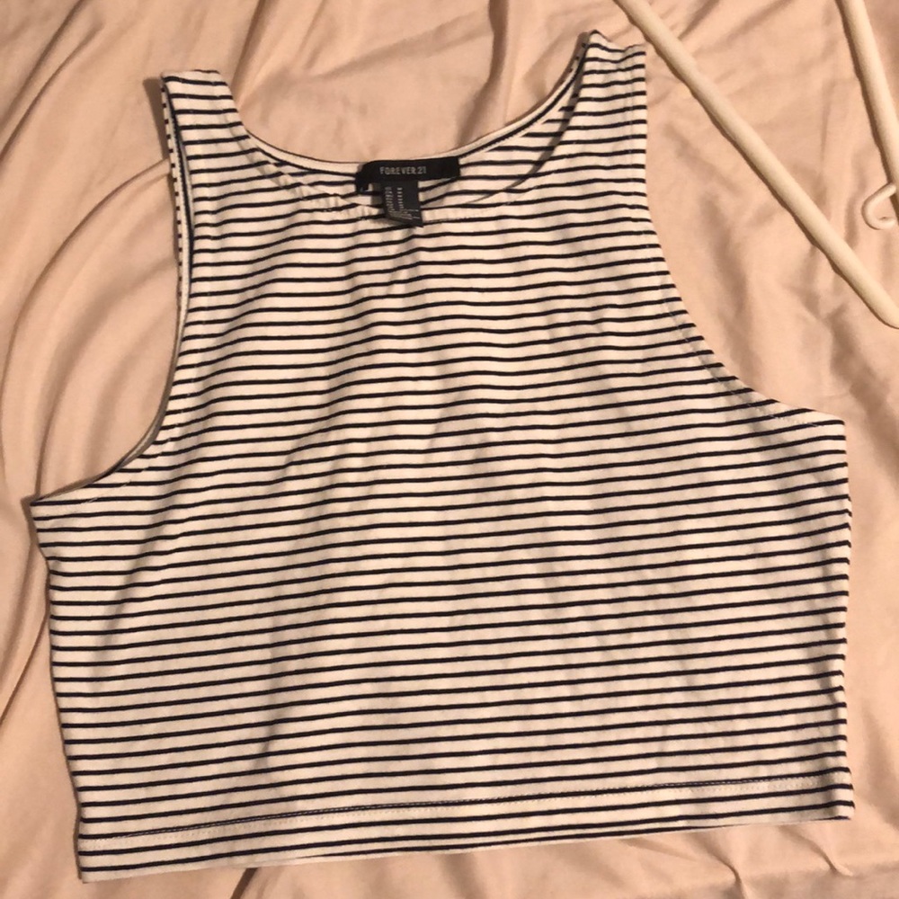 Crop top NEW without tag